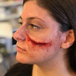 TAGLIO NETTO IN SILICONE -Negozio Di Trucchi Per Effetti Speciali 800x800 stupr3001 taglio netto in silicone 2